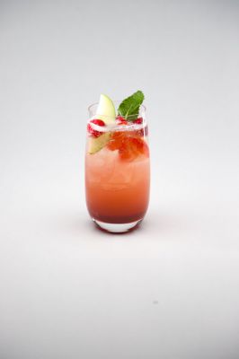 SPARKLING SUMMER SANGRIA