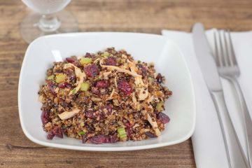 QUINOA AND BUFFALO CHICKEN SALAD